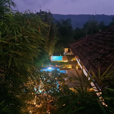 Athirapally Green Trees Athirappilly Esterno foto