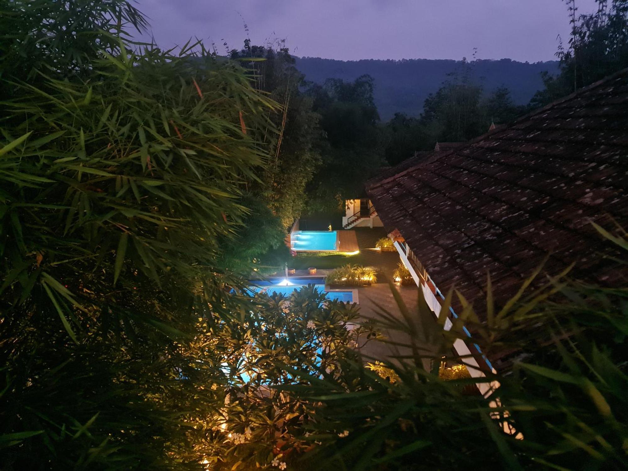 Athirapally Green Trees Athirappilly Esterno foto